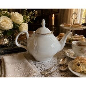 Bernadette Bohemian Porcelain White Gold Teapot Czech Republic